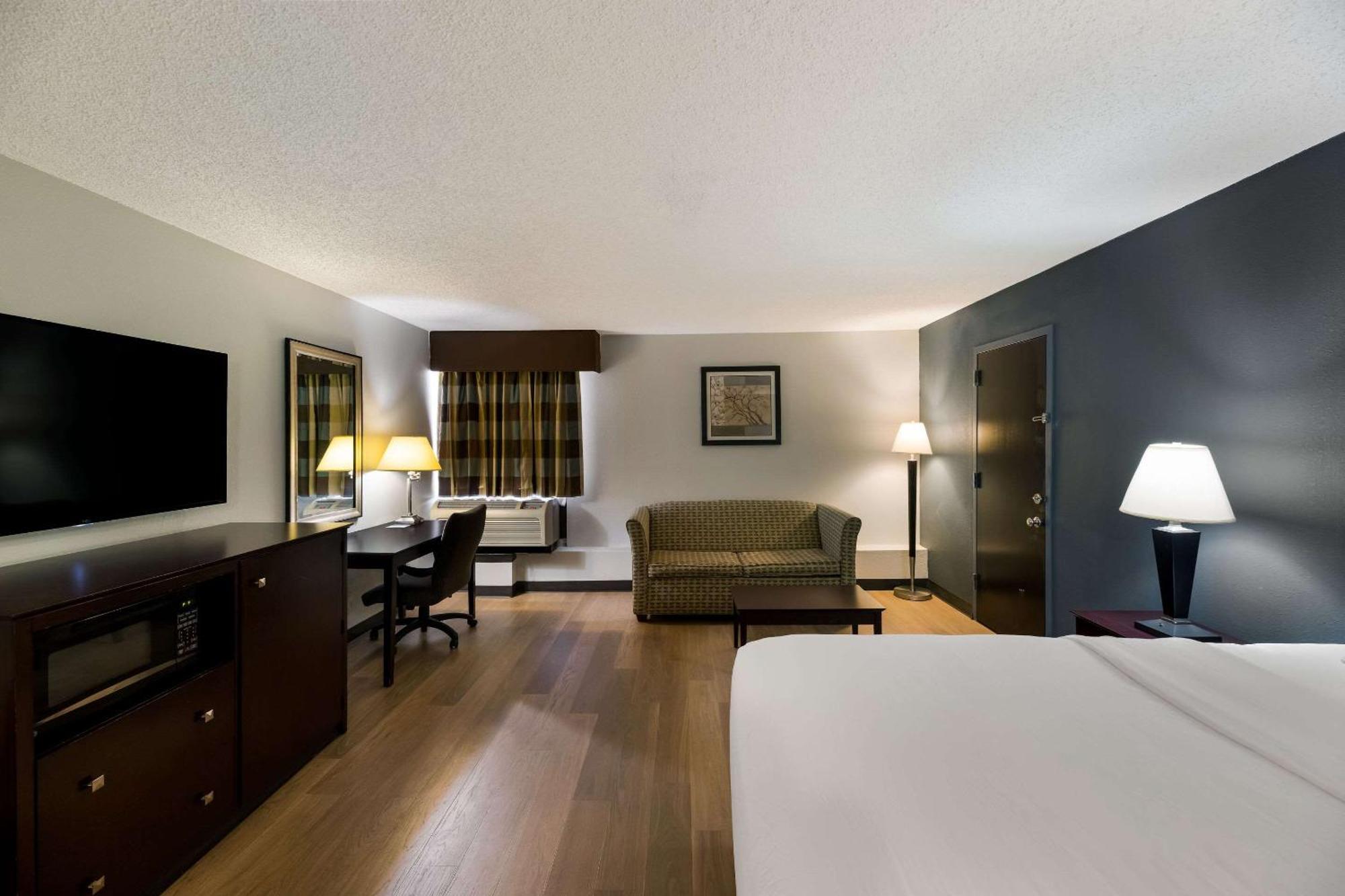 Clarion Hotel San Angelo Near Convention Center Extérieur photo